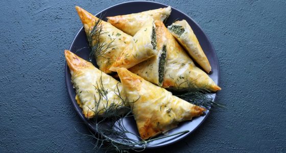 Spanakopita,,Crispy,Phyllo,Pastry,Triangles,With,Spinach,,Feta,And,Dill