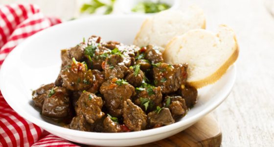 Huvudratt Gulasch Kottgryta Rodrutig
