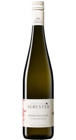 Schuster Roter Veltliner Altweingarten 2021, nr 73275, 13,5%, 169 kr (BS). Torrt och kryddigt vitt vin från Österrike.